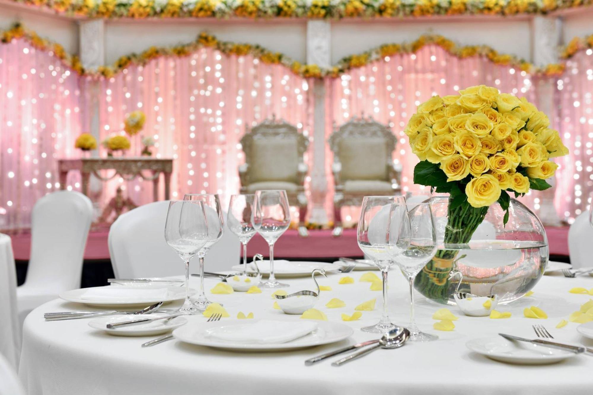 Renaissance Lucknow Hotel, Gomti Nagar מראה חיצוני תמונה