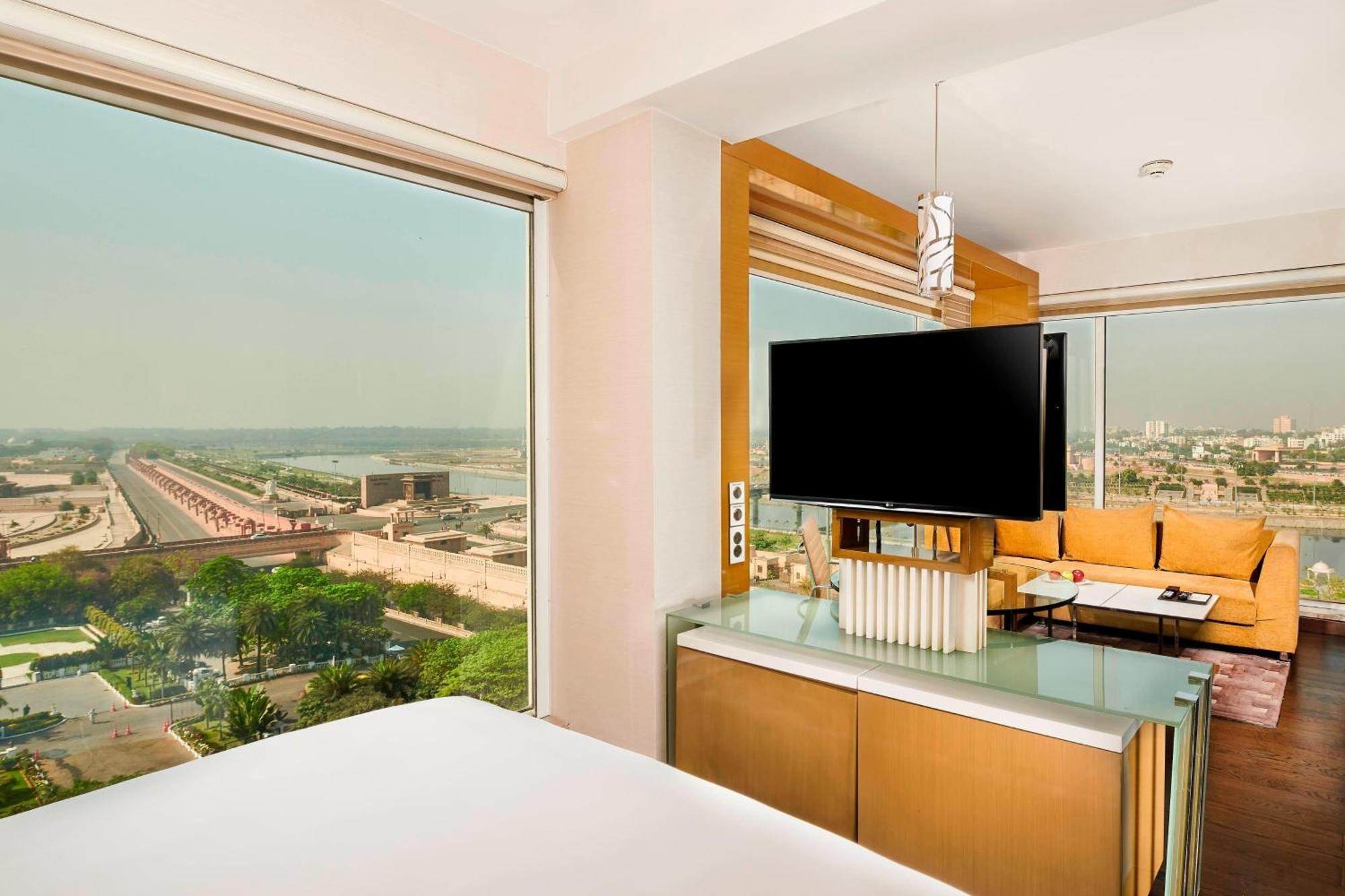 Renaissance Lucknow Hotel, Gomti Nagar מראה חיצוני תמונה