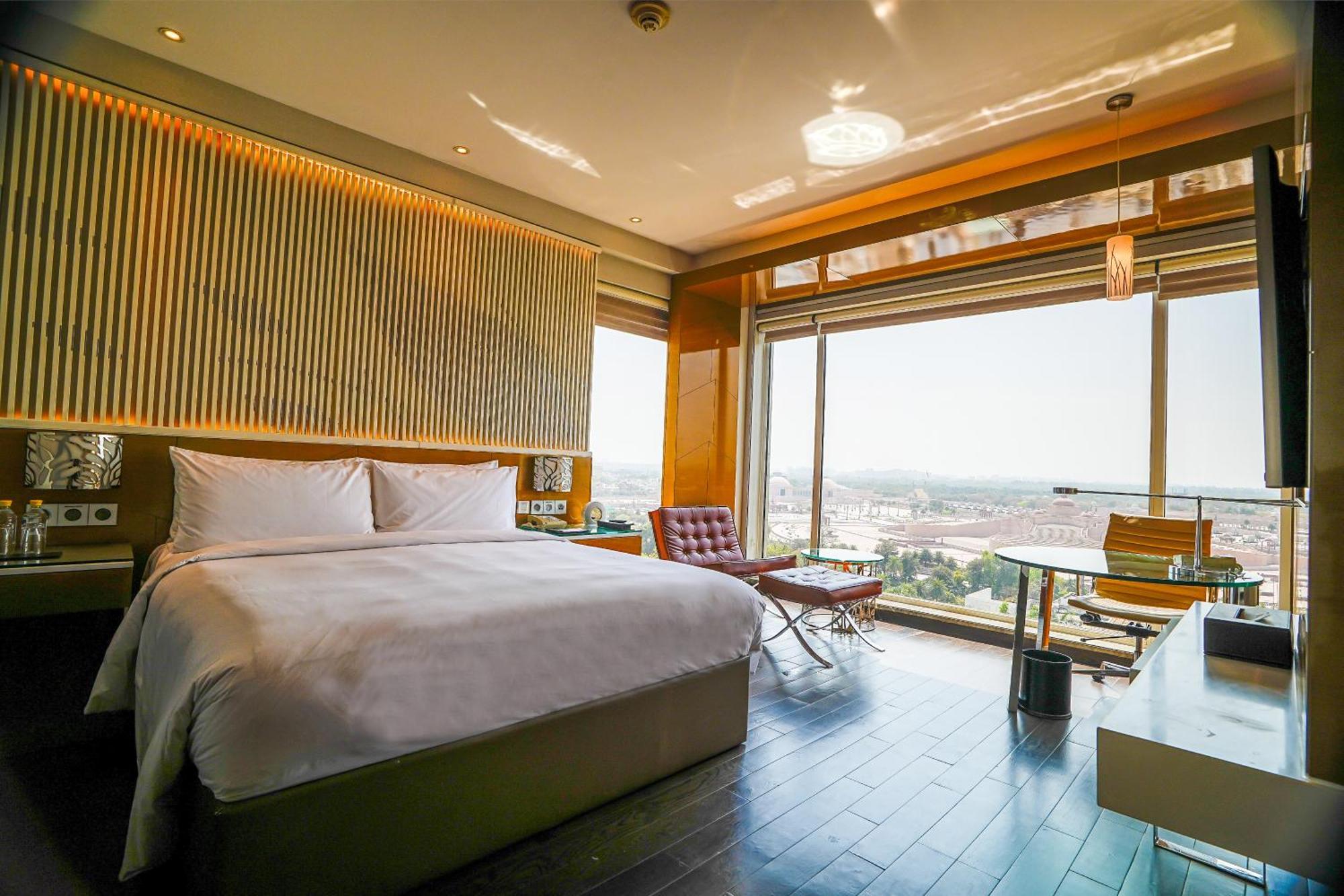 Renaissance Lucknow Hotel, Gomti Nagar מראה חיצוני תמונה